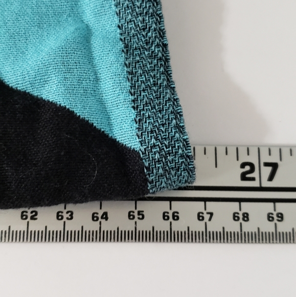 Ivivva by Lululemon Wrap Up & Go Scarf - Picture 8 of 9